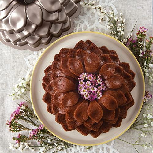 Nordic Ware Blossom Bundt Cake Pan, Gray, 87537