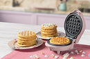 Bestron Mini Waffle Maker for Classic Waffles, Small Waffle Maker with Non-Stick Coating, for Kids Birthdays, Family Parties, Easter or Christmas, Retro Design, 550 Watt, Pink