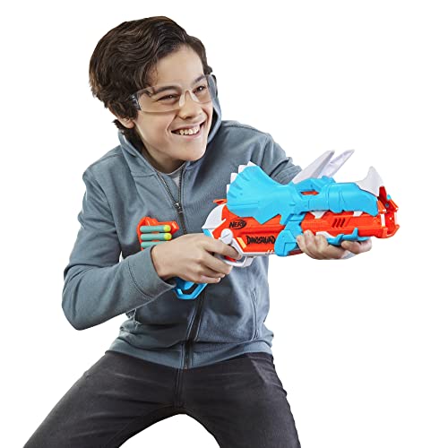 Hasbro NERF DinoSquad - Tricera-Blast Dart Blaster - US Version - TriceraTops Dinosaur Design - Break-Open 3-Dart Loading - 12 Official NERF Darts - Dart Storage - Toys for Kids - F0803 -Ages 8+