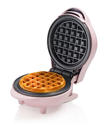 Bestron Mini Waffle Maker for Classic Waffles, Small Waffle Maker with Non-Stick Coating, for Kids Birthdays, Family Parties, Easter or Christmas, Retro Design, 550 Watt, Pink