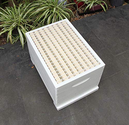 8F PLASTIC QUEEN EXCLUDER (505 * 355), Beekeeping Equipment