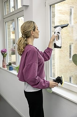 Kärcher WV 2 Plus N Cordless Window Vacuum Cleaner, Battery Life: 35 Minutes, LED Charge Level Indicator, 2 Suction Nozzles, Spray Bottle with Microfibre Cover, 20 ml Window Cleaner Concentrate