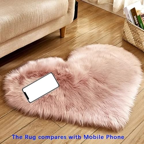 Hoitsky Heart Shaped Area Rug, Plush Faux-Fur Carpet for Living Room & Bedroom, Home Decor Valentine's Day Decor 19.6in*23.6in/50cm*60cm